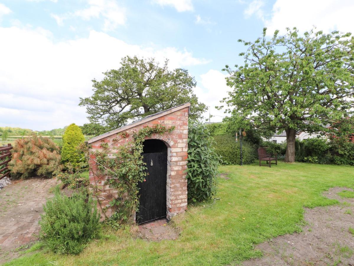 Springfield Cottage Wrexham Exterior photo